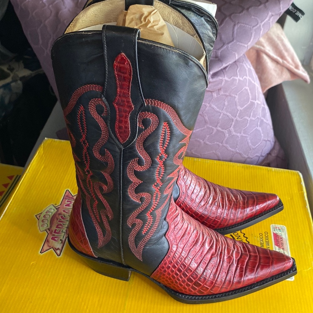 Women’s crocodile style western vaquero cowboy boots 7 7.5 red black genuine